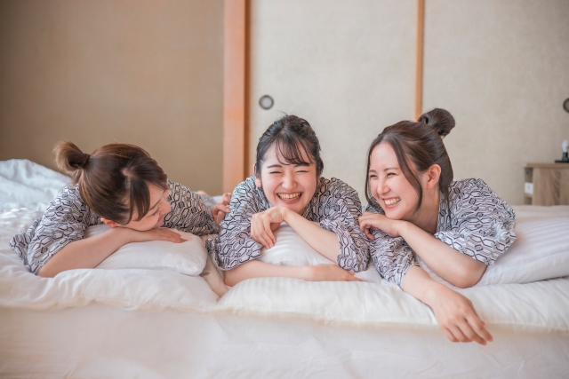 一緒に移動し、体験を共有し、職場とは違う環境で1日を過ごすヨリドコ観光の社員旅行、社員研修