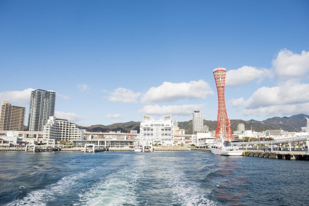 神戸港クルーズ。神戸観光ならヨリドコ観光へ！おすすめのツアーをご紹介。神戸メリケンパークをゆっくり散策。